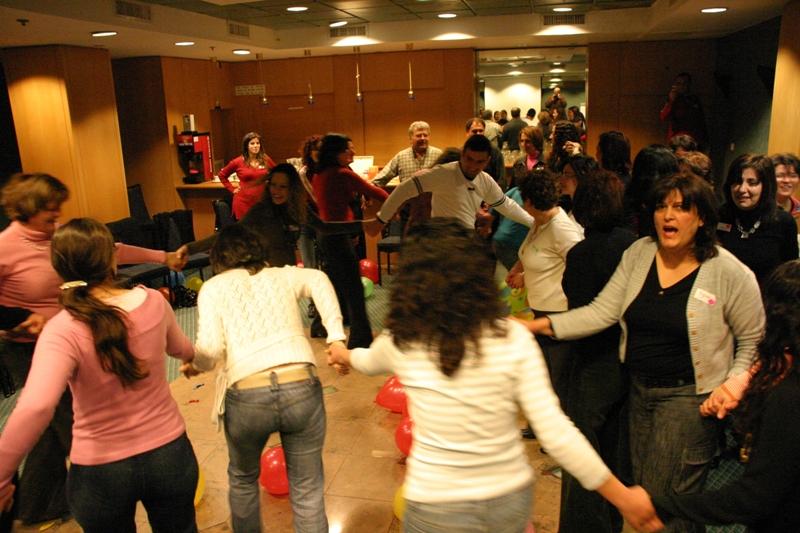 הפקה, הפקת, יום כיף, פעולות גיבוש, פעילויות גיבוש, פעילות גיבוש, יום כיף בתל אביב, משחק גיבוש, משחקי גיבוש,עבודת צוות,יום גיבוש לעובדים,יום גיבוש,ימי גיבוש לעובדים, ערב גיבוש,יום כיף לעובדים, אלון שפריר, גיבוש איכותי